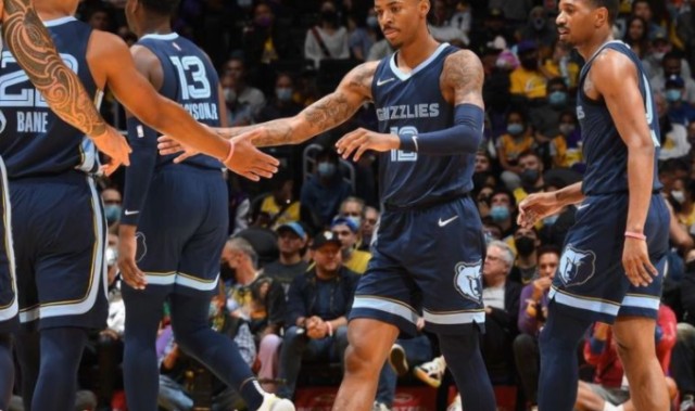  灰熊青年军爆冷击败卫冕冠军  