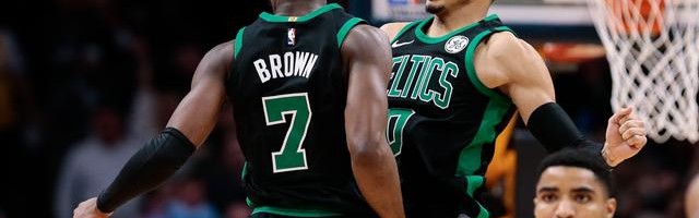  塔图姆35分绿军横扫猛龙  