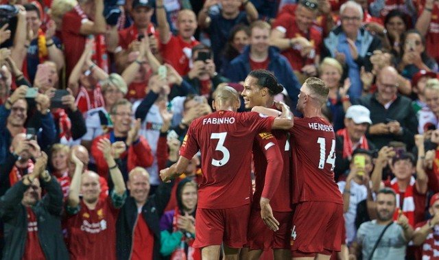  利物浦旧将传射建功，莱斯特城爆冷终结红军不败  