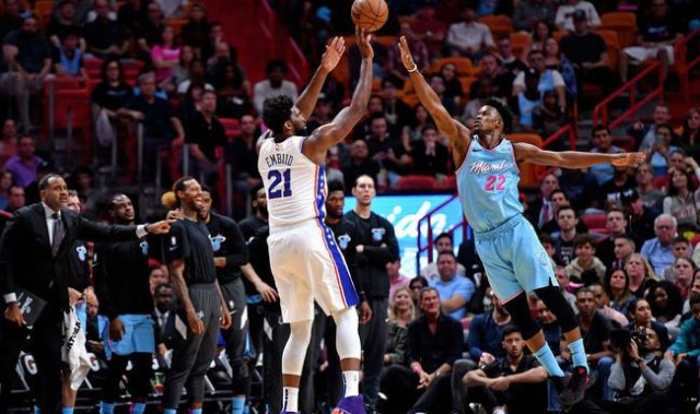  巴特勒三双热火加时险胜尼克斯  