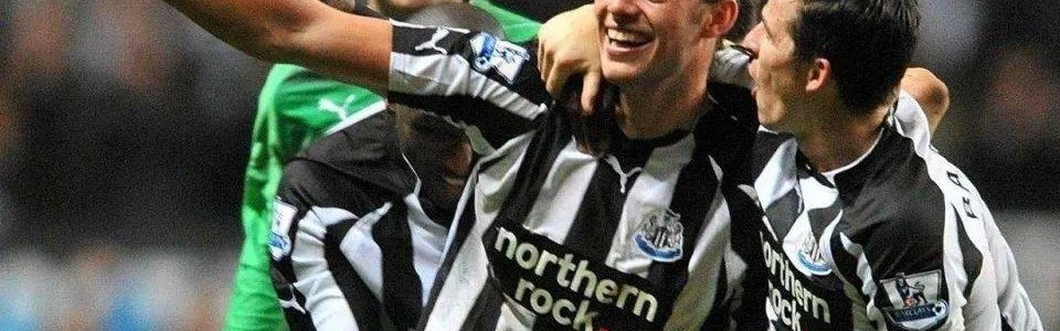  曼联防线失误连连，纽卡斯尔三球完胜红魔  