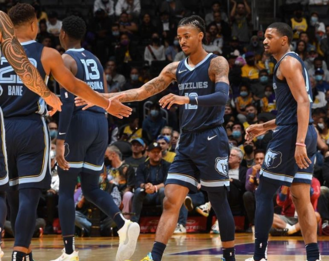  灰熊青年军爆冷击败卫冕冠军  