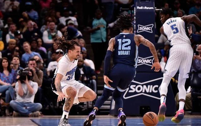  贝恩三分盛宴灰熊大胜勇士扩大领先优势  